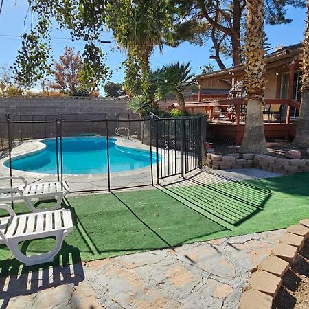 Rustic Warm Fireplace 5 Room Sleeps 16 Las Vegas Bagian luar foto